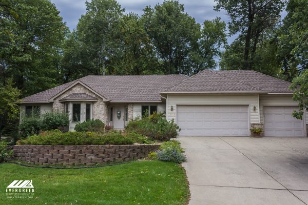 Roof repair services in Minnetonka, MN by Evergreen Construction